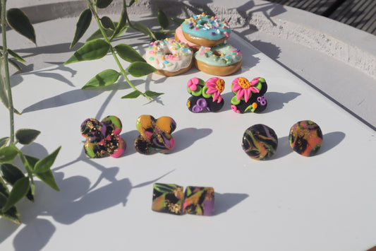 VC pick ‘a’ mix stud pack Mixed. Have small flaws. All are discounted, have nickel free findings and resin backs ‘Summer days and scrap’