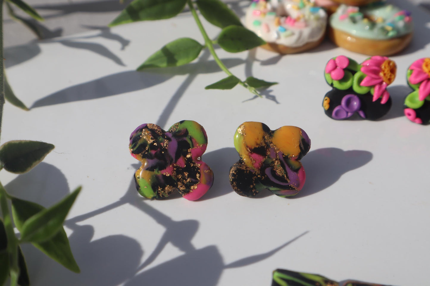 VC pick ‘a’ mix stud pack Mixed. Have small flaws. All are discounted, have nickel free findings and resin backs ‘Summer days and scrap’